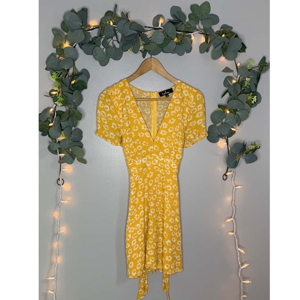 Lulus V-cut Yellow Flower Sundress